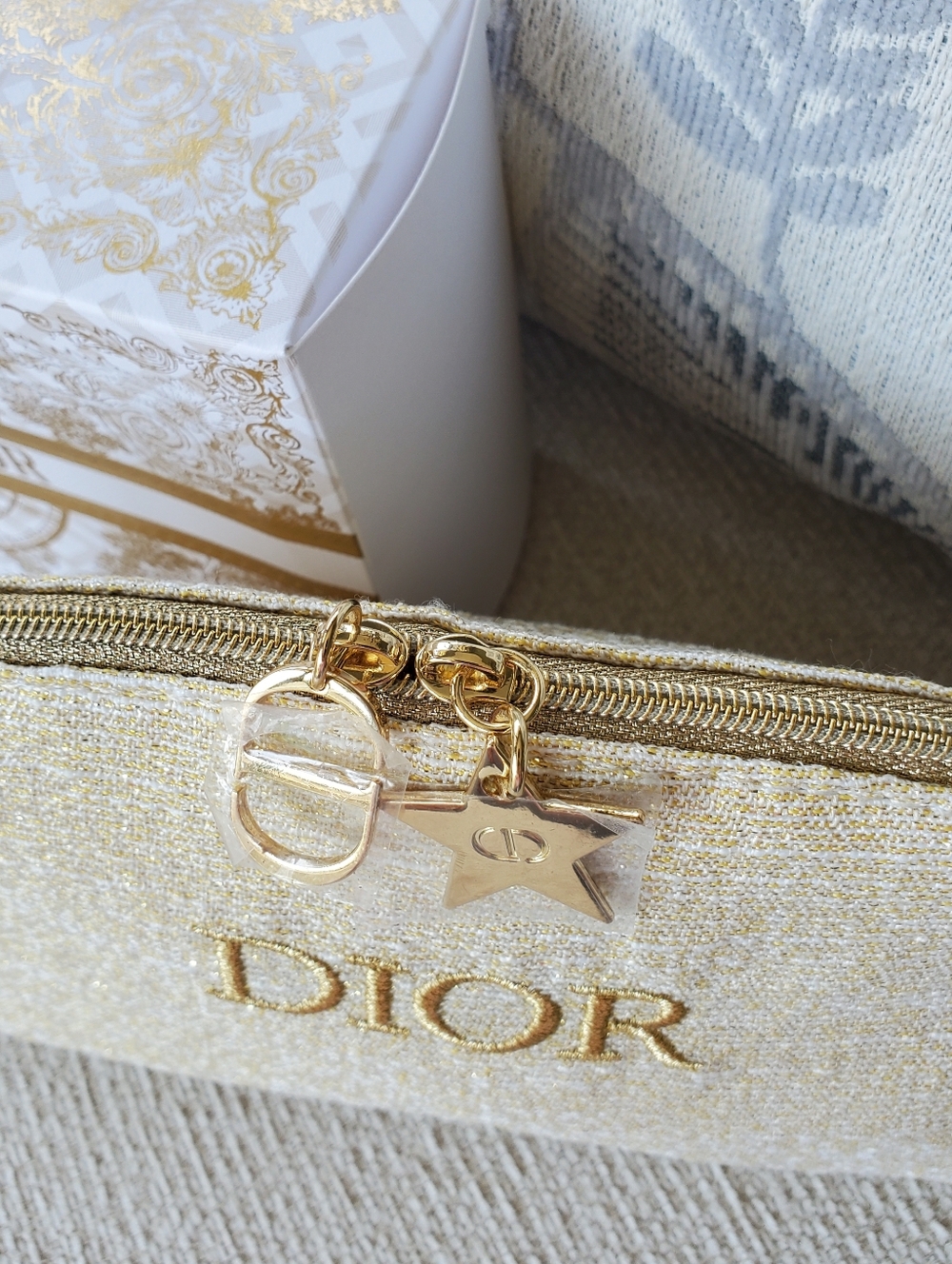 New In Box Authentic Christian Dior Gold Trousse Pouch Makeup Bag - Picture 9 of 13